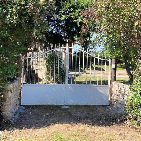 Villa Les Anges Bleus à Chavannes-Sur-Reyssouze Extérieur photo