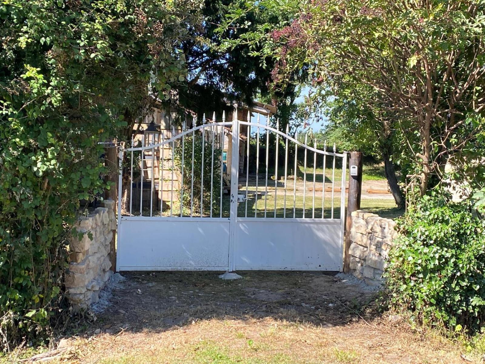 Villa Les Anges Bleus à Chavannes-Sur-Reyssouze Extérieur photo
